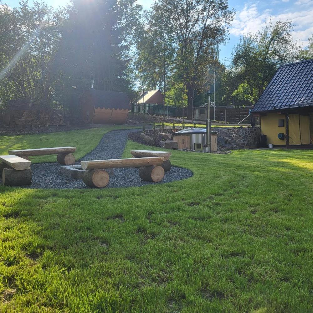 Chata-Brdy Nove Mitrovice Buitenkant foto